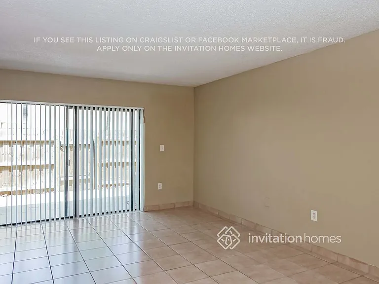 9489 Palm Cir N #9489 — Photo 8