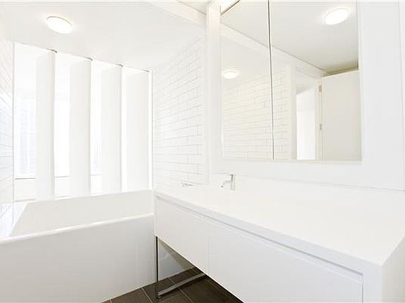 4th image of 15 William St #36C