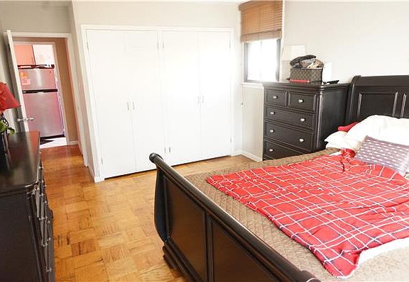 3rd image of 225 E 36th St APT 8F
