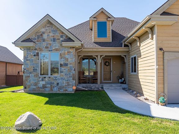 2nd image of 70 Baywood Dr