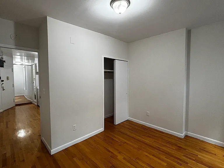 416 W 56th St #15 — Photo 10