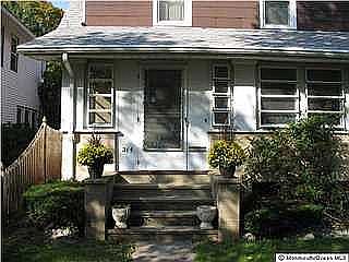 2nd image of 214 E Bergen Pl