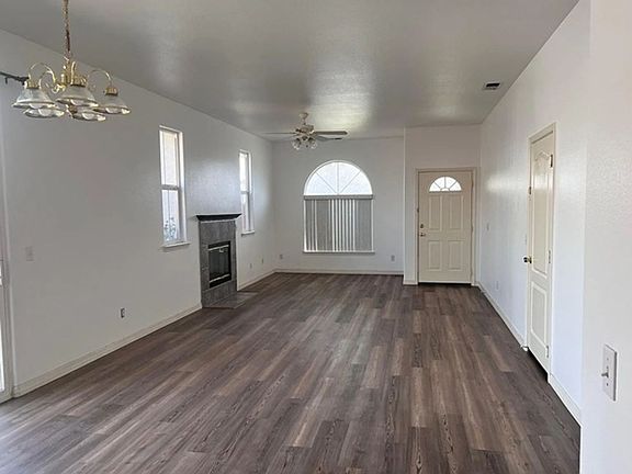 4th image of 932 Calle Cynthia