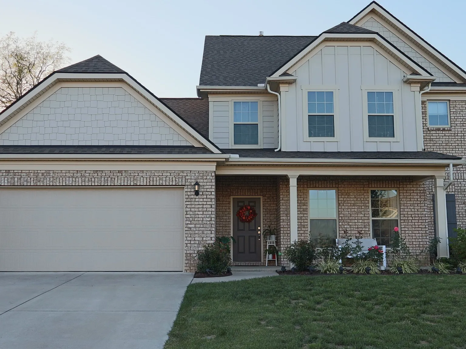 4 bed, 2.5 bath, 2887 sqft, $3,400 — Photo 1