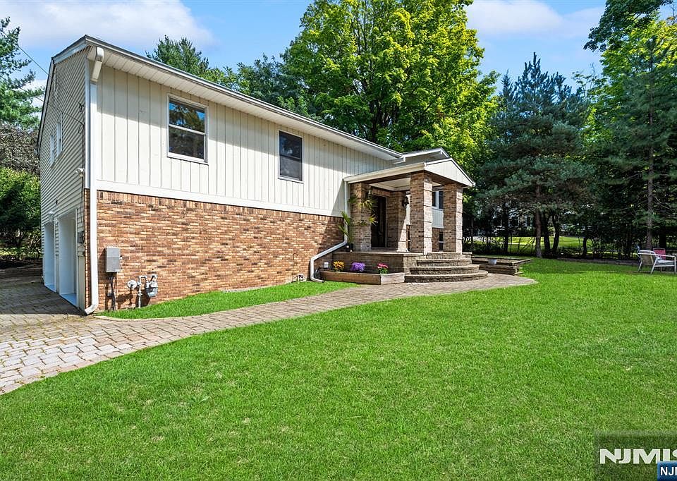 1st image of 763 Closter Dock Road