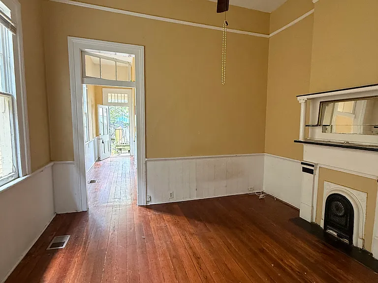 2229 Brainard St #B — Photo 2
