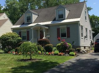 2328 Niskayuna Dr, Niskayuna, NY 12309