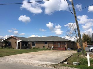 108 Country Village Dr, Raceland, LA 70394