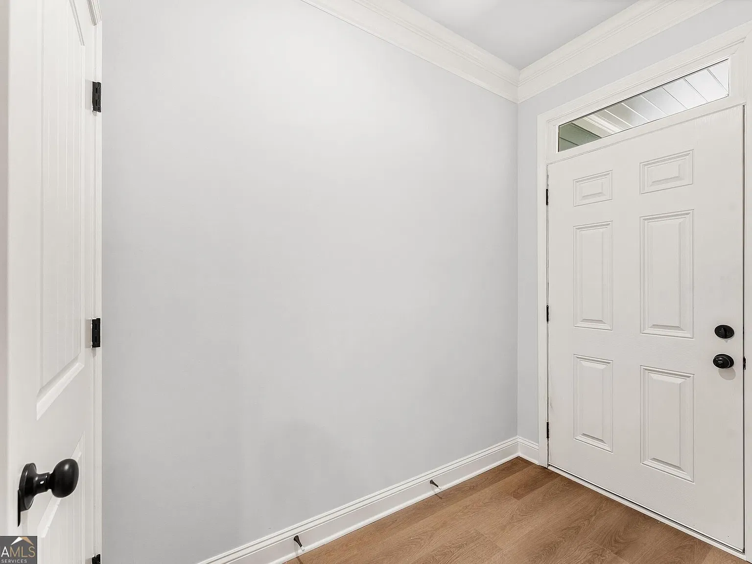 3 bed, 2.5 bath, 1660 sqft, $2,200 — Photo 3