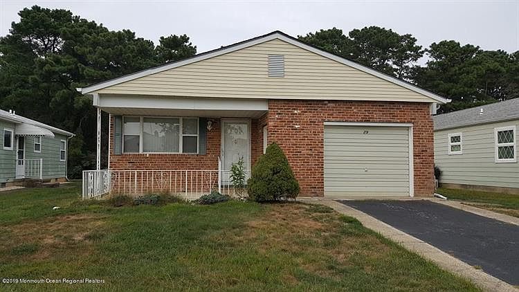 2nd image of 29 Doral Dr