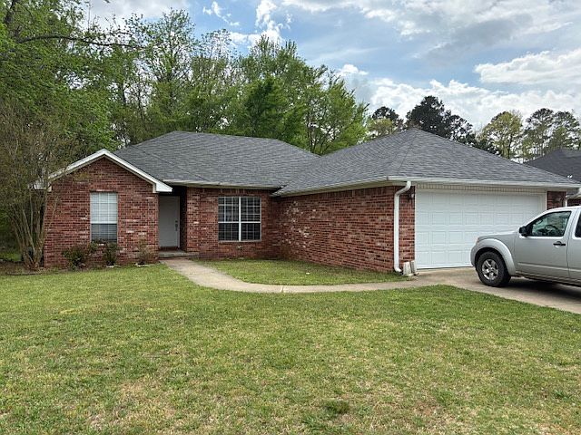 1st image of 131 Willow Creek Dr