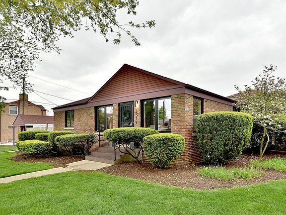 2nd image of 5319 N Oketo Ave