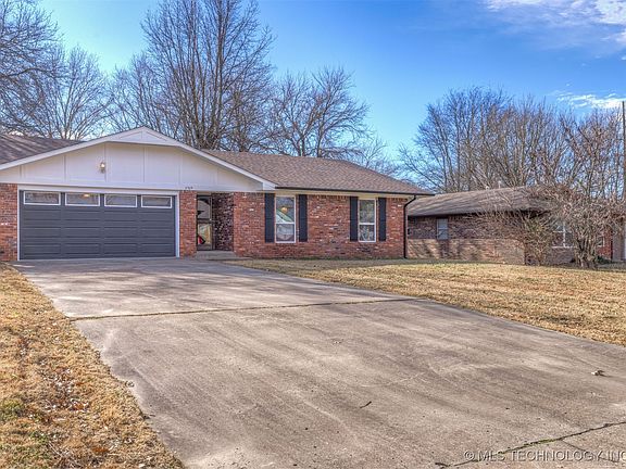 3rd image of 2305 Columbus St