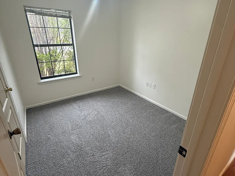 2216 Jonathan Ln — Photo 13