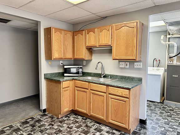 5th image of 402 S 11th St APT B