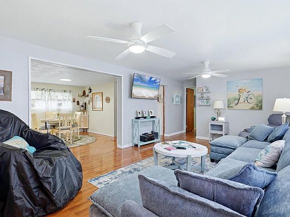 5th image of 1006 42ND AVENUE DRIVE E