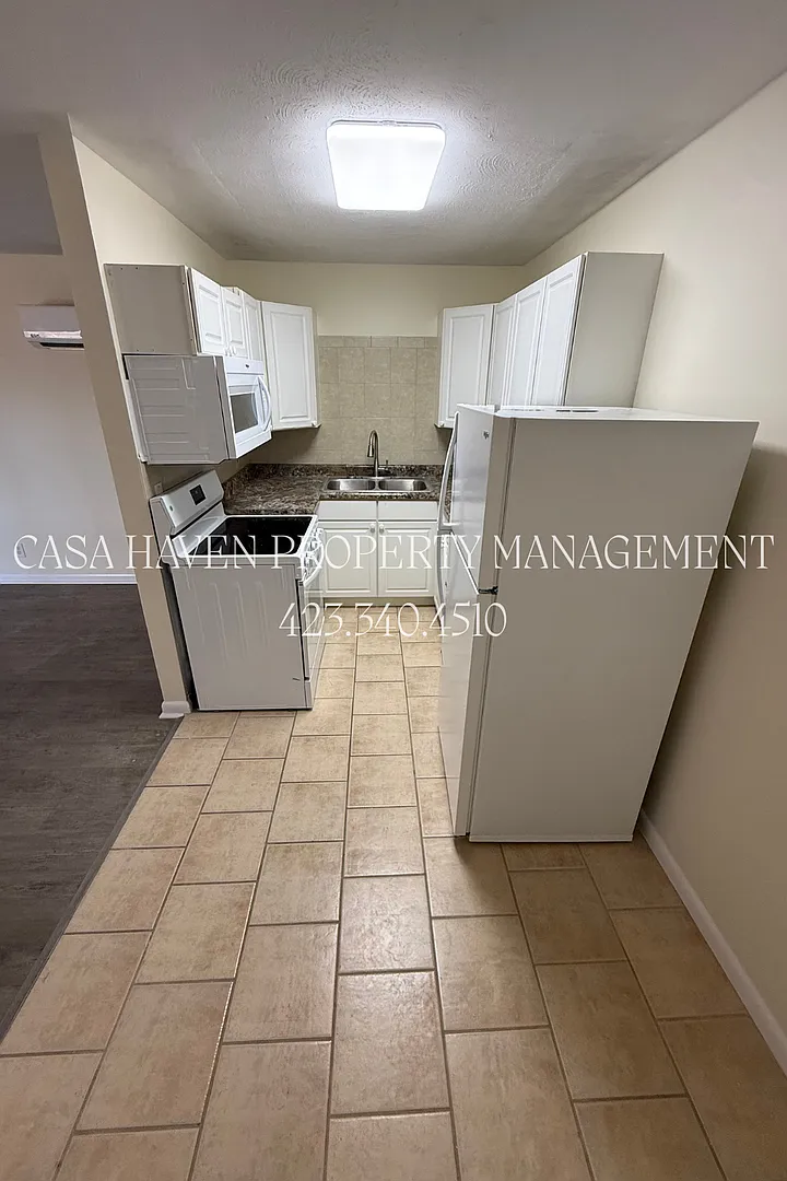 Cedar Point Apartments 189 Cedar Point Road, Johnson City, TN — Photo 4