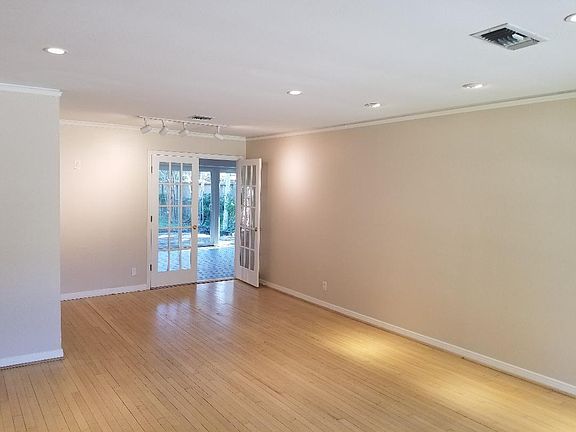 3rd image of 4073 McDermed Dr