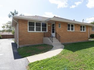 7323 W 111th St, Worth, IL