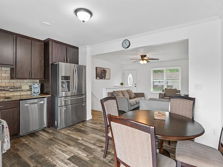 803 Matthews Dr — Photo 13