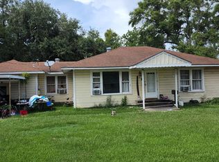 4820 Beaumont Ave, Groves, TX 77619