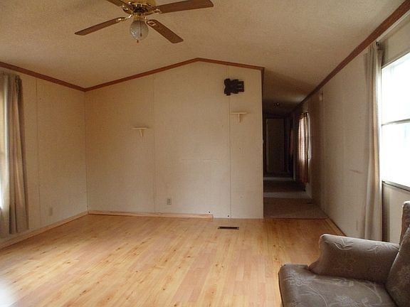 4th image of 19 Pueblo Ln