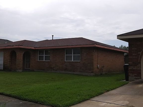 3rd image of 7516 Woodbine Dr