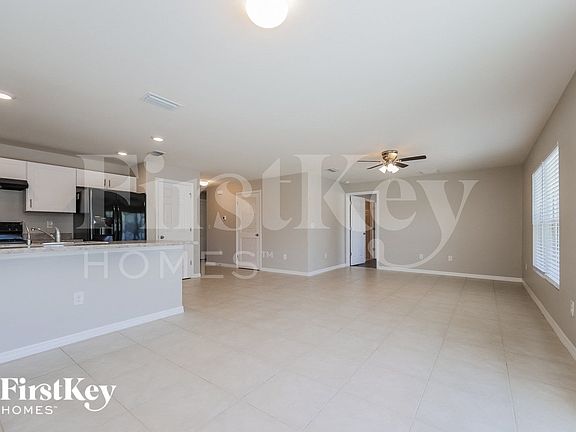 4th image of 1724 NE 34th St