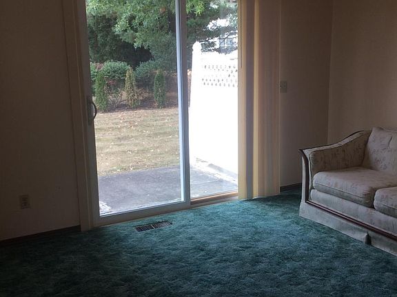 4th image of 7877 Stuhldreher St NW