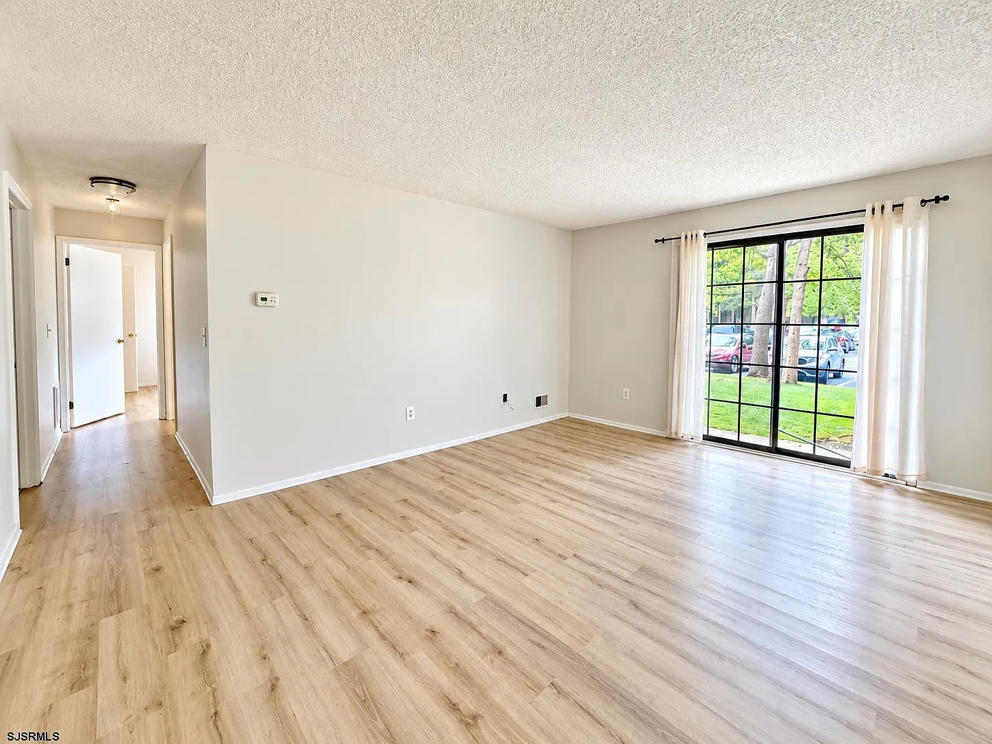 2 bed, 1.0 bath, $1,750 — Photo 3
