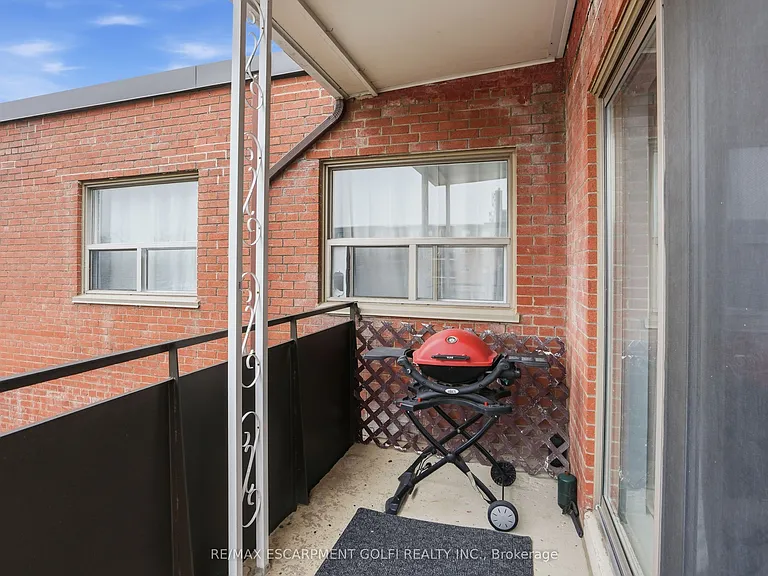485 Thorold Rd #319 — Photo 12