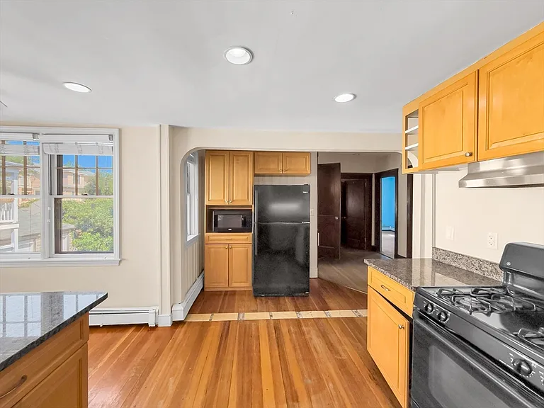 61 Moraine St #61 — Photo 7