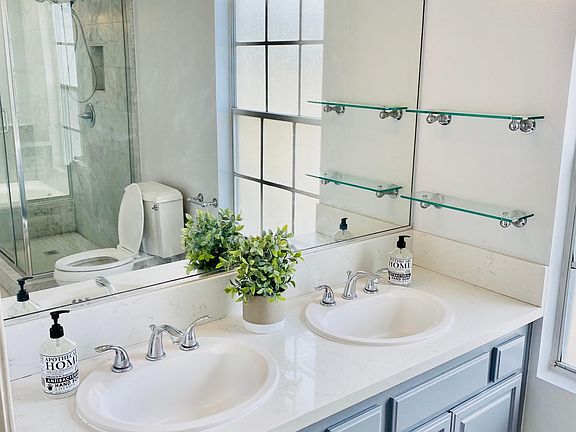 Master Bathroom - Double Sinks