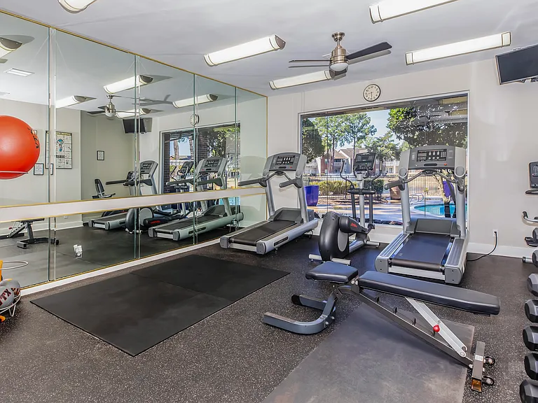 The Lakeview Apartmentss — Photo 6
