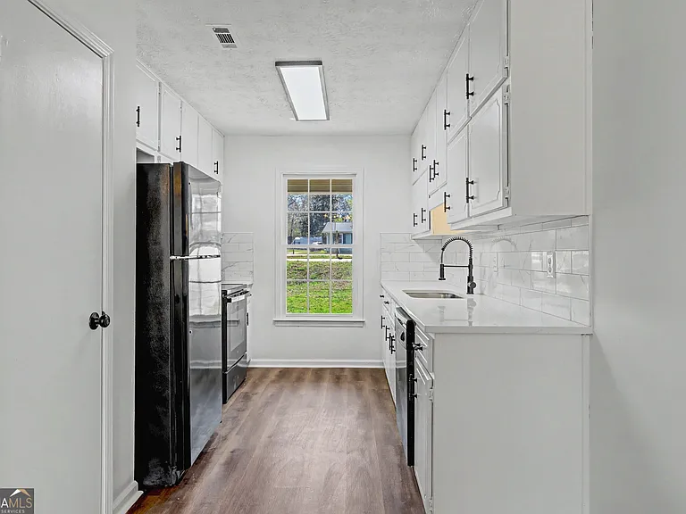 608 S Jeff Davis Dr — Photo 12