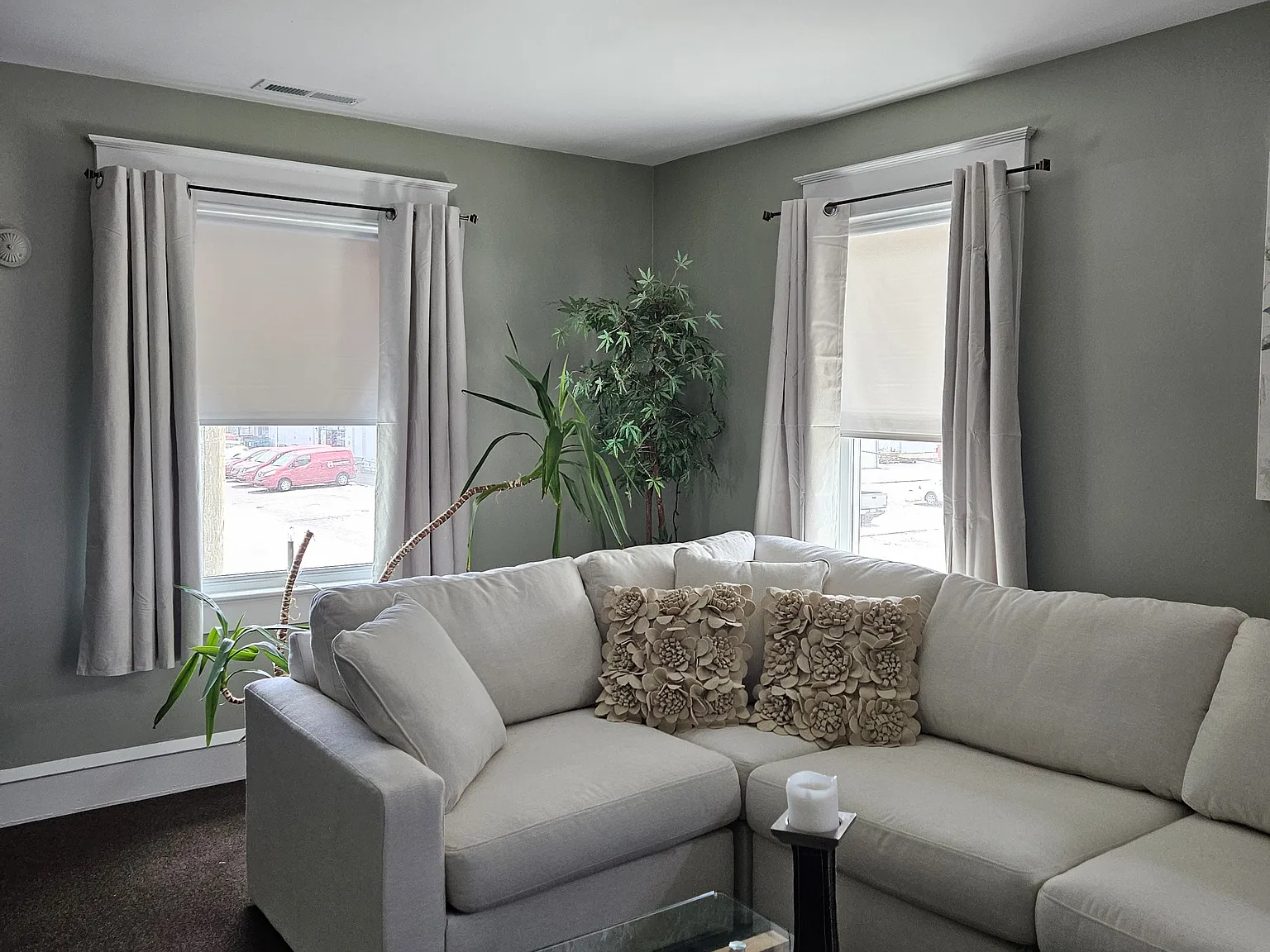 99 E Pettebone St — Photo 2