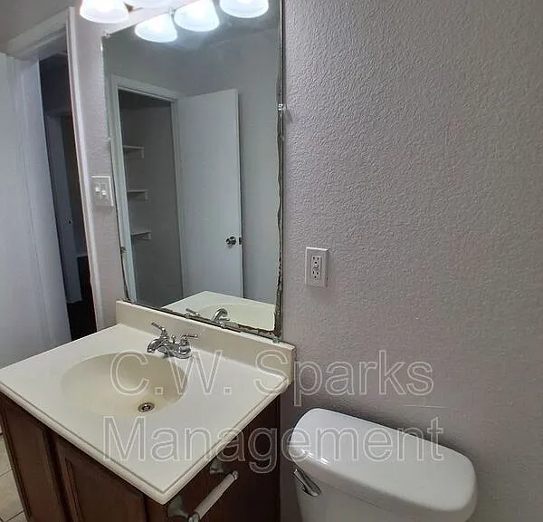13651 Biggs St — Photo 9