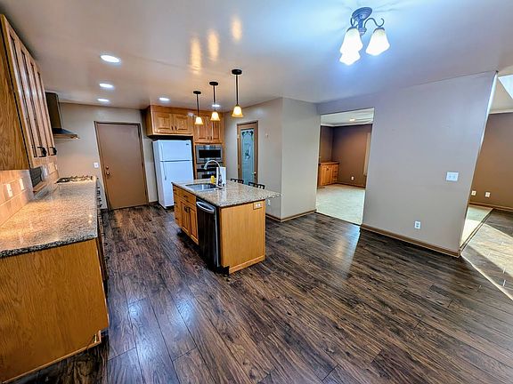 4th image of 12727 El Capitan Way
