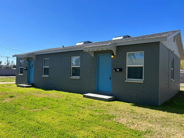 925 E Turney Ave — Photo 1