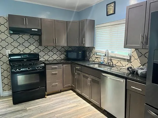 3 bed, 1536 sqft, $1,800 — Photo 2