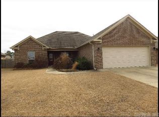 1005 Puritan Dr, Jacksonville, AR 72076