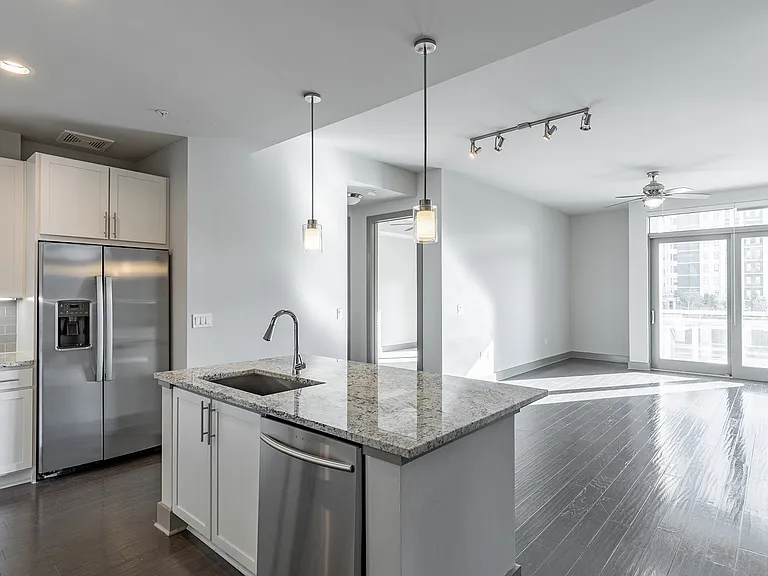 Trace Midtown Apartments — Photo 20