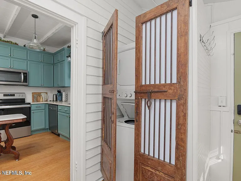 251 Charlotte St #B — Photo 6