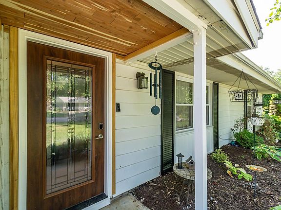 3rd image of 3502 N Windcrest Dr