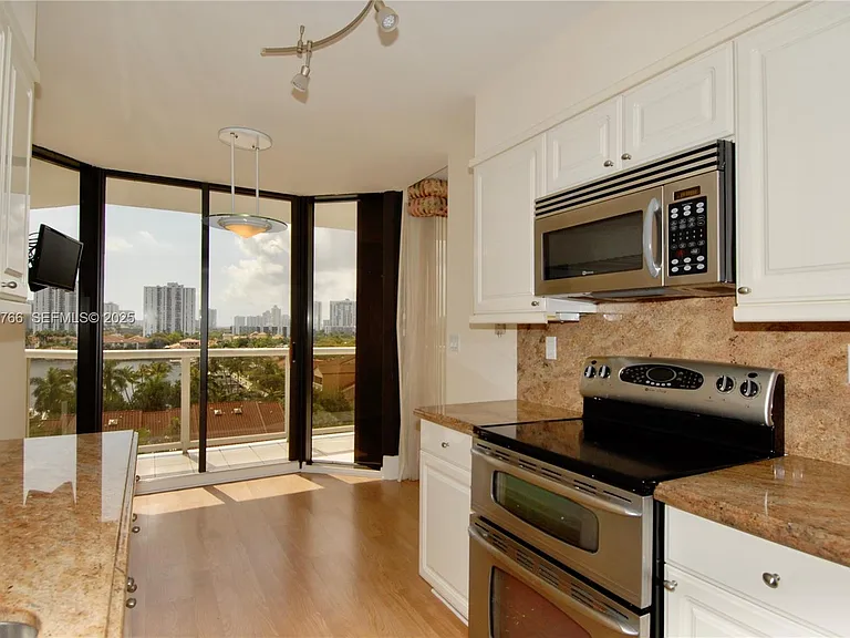 3600 Yacht Club Dr #1204 — Photo 18