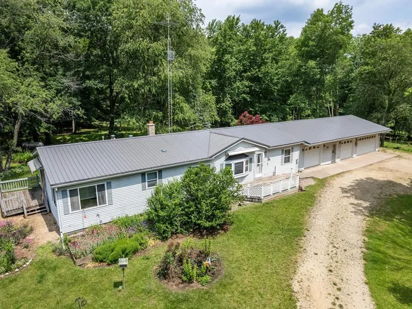 S753 Meffert Rd, Wonewoc, WI 53968