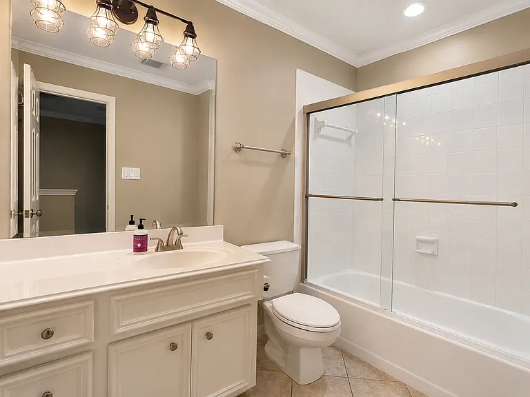 2357 Jackson St — Photo 12