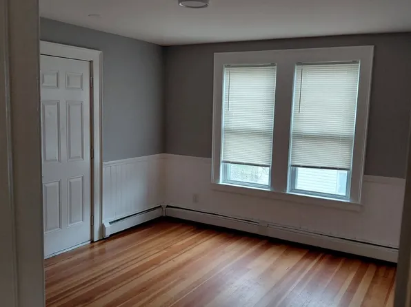 488 Ridge St #3, Fall River, MA 02724