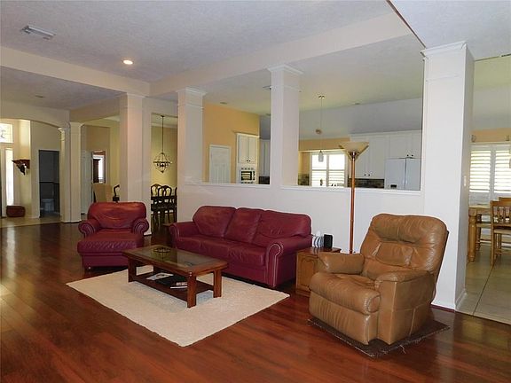 3rd image of 1310 Sandpiper Ct S