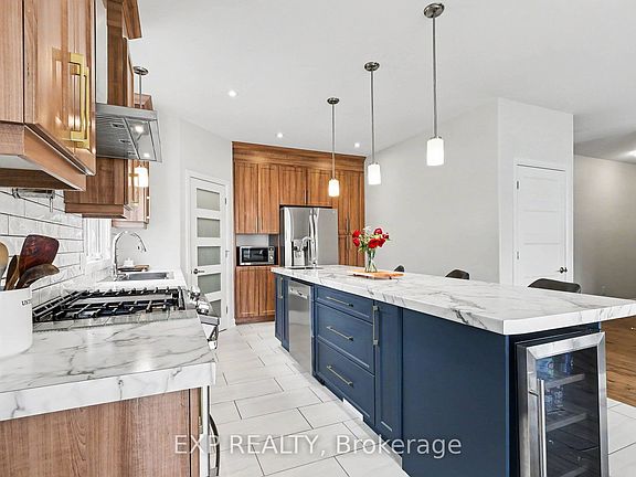 4th image of 520 Lucent St